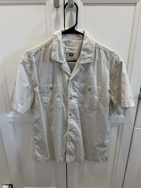 American Eagle Casual Short-Sleeve Button Up Shirt in Light Cream